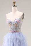 Robe de bal longue de bal en tulle appliquée à plume légère avec brides fines et volants