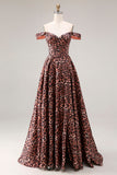 Coffee Leopard : une robe de bal longue à la ligne décollée de l’épaule