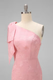 Robe longue de demoiselle d’honneur rose rose rose à fleurs, une épaule, avec un nœud d’honneur