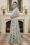 Robe Mother of the Bride imprimée en vert sauge avec manches