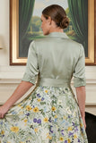 Robe Mother of the Bride imprimée en vert sauge avec manches
