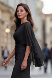 Robe noire sirène froncée de la mère de la mariée avec demi-manches