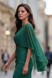 Robe noire sirène froncée de la mère de la mariée avec demi-manches