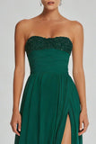 Robe longue en mousseline sans bretelles vert foncé A Line avec fente
