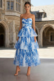 Robe midi sans bretelles blanche bleue, fleur bleue et volants