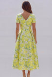 Robe d'invitée de mariage midi imprimé floral bleu et blanc ligne A manches courtes