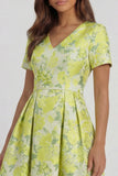 Robe d'invitée de mariage midi imprimé floral bleu et blanc ligne A manches courtes