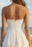 Robe blanche A Strapless A Line Plissée à volants Maxi White