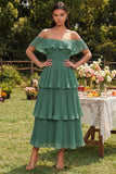 Robe midi en chiffon d’eucalyptus plissée à étages décollée sur l’épaule