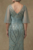 Robe de la mère de la mariée à manches demi-sirène gris vert scintillante avec fente