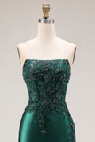 Robe de soirée longue vert foncé satin sans bretelles appliquée avec fente
