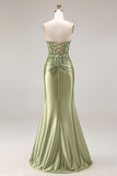 Robe de soirée longue vert foncé satin sans bretelles appliquée avec fente