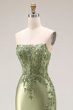 Robe de soirée longue vert foncé satin sans bretelles appliquée avec fente