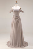 Robe de bal longue grise aux épaules dénudées, froncée et lacette dans le dos