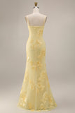 Robe de bal longue broderie florale à fourreau jaune avec fente à volants