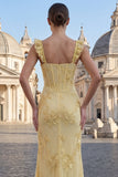 Robes de bal de promo longues à épaules, aux épaules brodées à volants et fourreau jaune