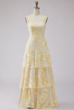 Robe de soirée longue à bretelles fines jaune en ligne A avec broderies florales