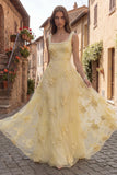 Robe de bal jaune à col carré à col carré avec broderies