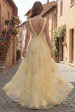 Robe de bal jaune à col carré à col carré avec broderies