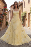 Robe de bal jaune à col carré à col carré avec broderies