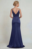 Robe de la mère de la mariée à bretelles en satin bleu marine appliquée avec fente