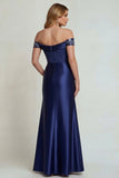 Robe de la mère de la mariée à épaules décollées, en satin à épaules décollées, avec une fente