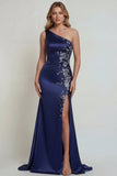 Robe marine satin satin de la mère de la mariée à une épaule avec fente