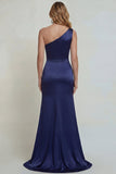 Robe marine satin satin de la mère de la mariée à une épaule avec fente