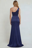 Robe marine en satin satin de la mère de la mariée avec des appliques
