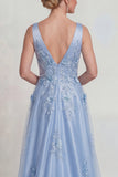 Robe de la mère de la mariée à col en V appliquée à fleurs bleues appliquées