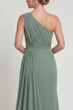 Robe de la mère de la mariée à étui à une épaule en chiffon sauge poussiéreuse