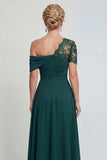 Robe de mère de la mariée vert foncé à une épaule appliquée en ligne A avec fente
