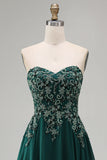 Robe longue formelle longue corde florale perlée verte foncée, sans bretelles