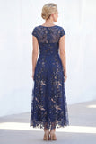 Robe de la mère de la mariée à étui marine scintillante à paillettes à col bateau