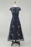 Robe de la mère de la mariée à étui marine scintillante à paillettes à col bateau