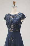 Robe de la mère de la mariée à étui marine scintillante à paillettes à col bateau