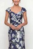 Robe de mère de la mariée à motifs de sirène bleu marine avec manches courtes