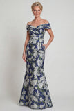 Robe de mère de la mariée à motifs de sirène à motifs floraux bleu marine avec poches