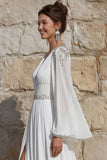 Robe de mariée longue à perles en chiffon ivoire avec une ligne et une fente