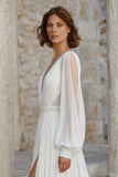 Robe de mariée ivoire à manches longues en mousseline en mousseline avec fente