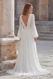 Robe de mariée longue en chiffon ivoire avec une longue fente