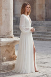 Robe de mariée longue en chiffon ivoire avec une longue fente