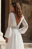 Robe de mariée à manches longues plissées en V, en ivoire et fendue