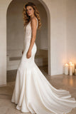 Robe de mariée en mer en mer ivoire à col en V avec traîne en dentelle