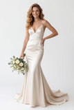 Robe de mariée sirène en satin en satin ivoire à bretelles en traîne