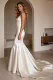 Robe de mariée sirène en satin en satin ivoire à bretelles en traîne