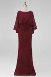 Robe de mère de la mariée en dentelle en bordeaux à fourreau