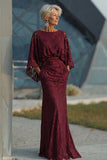 Robe de mère de la mariée en dentelle en bordeaux à fourreau