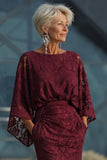 Robe de mère de la mariée en dentelle en bordeaux à fourreau