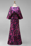Robe de mère de la mariée à motifs de fleurs fûches fuchsia, fourreau froissé et manches évasées